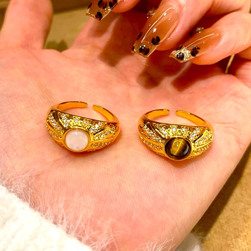 Stylish open end ring with tiger eye stone